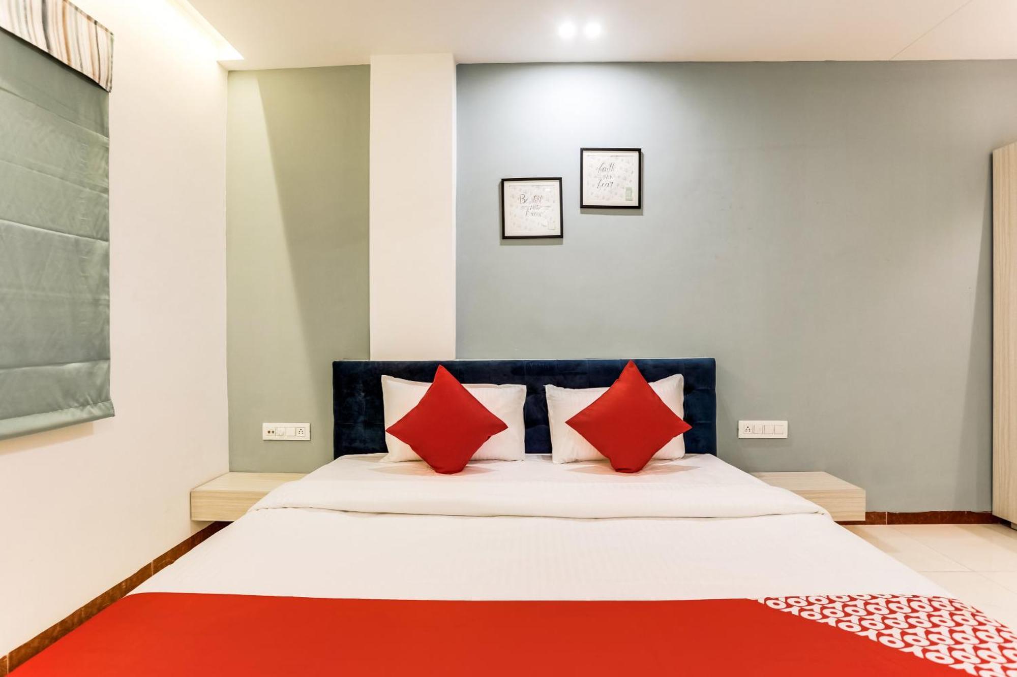 Hotel O Omkar Indaur Kültér fotó
