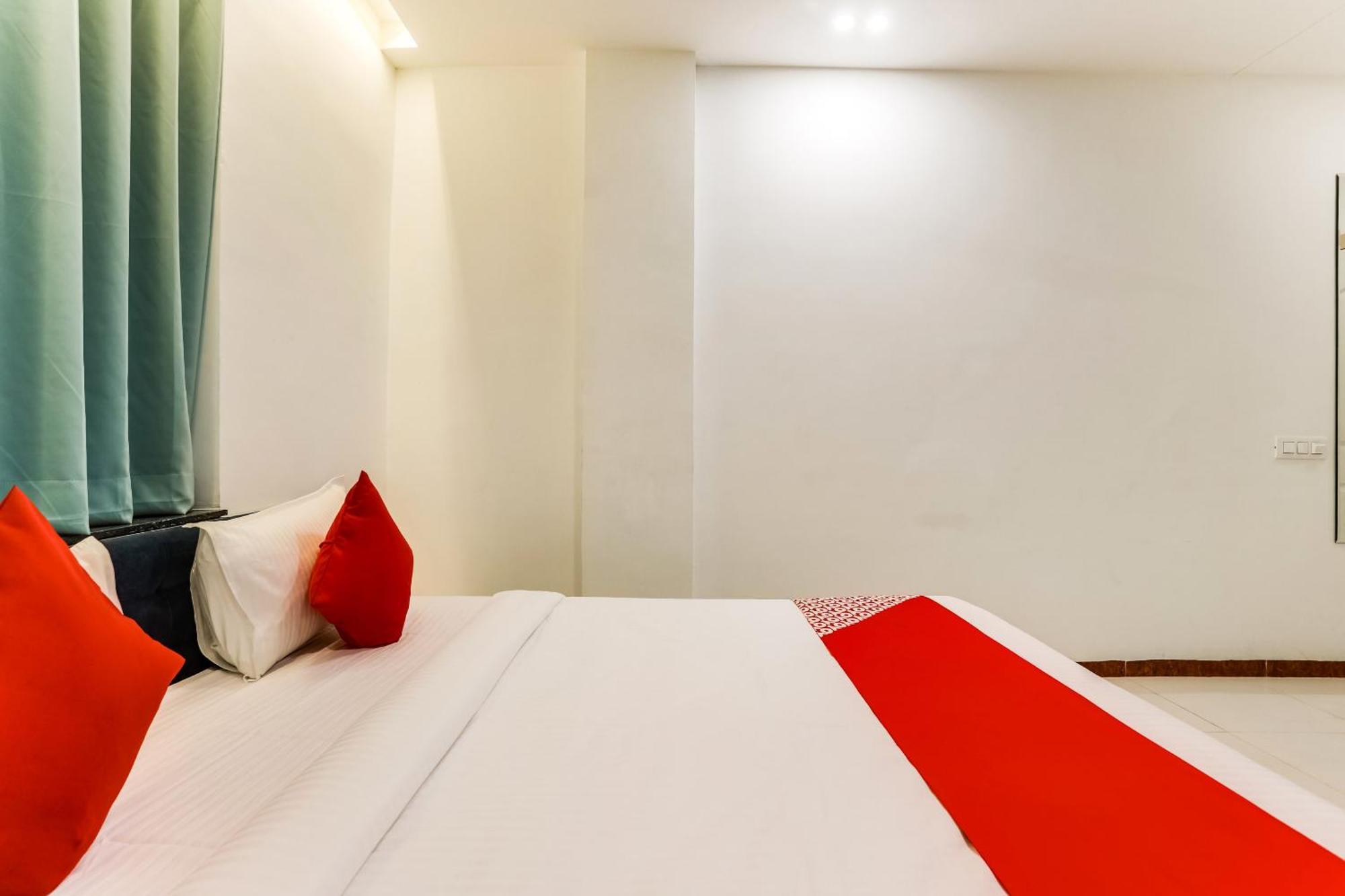 Hotel O Omkar Indaur Kültér fotó