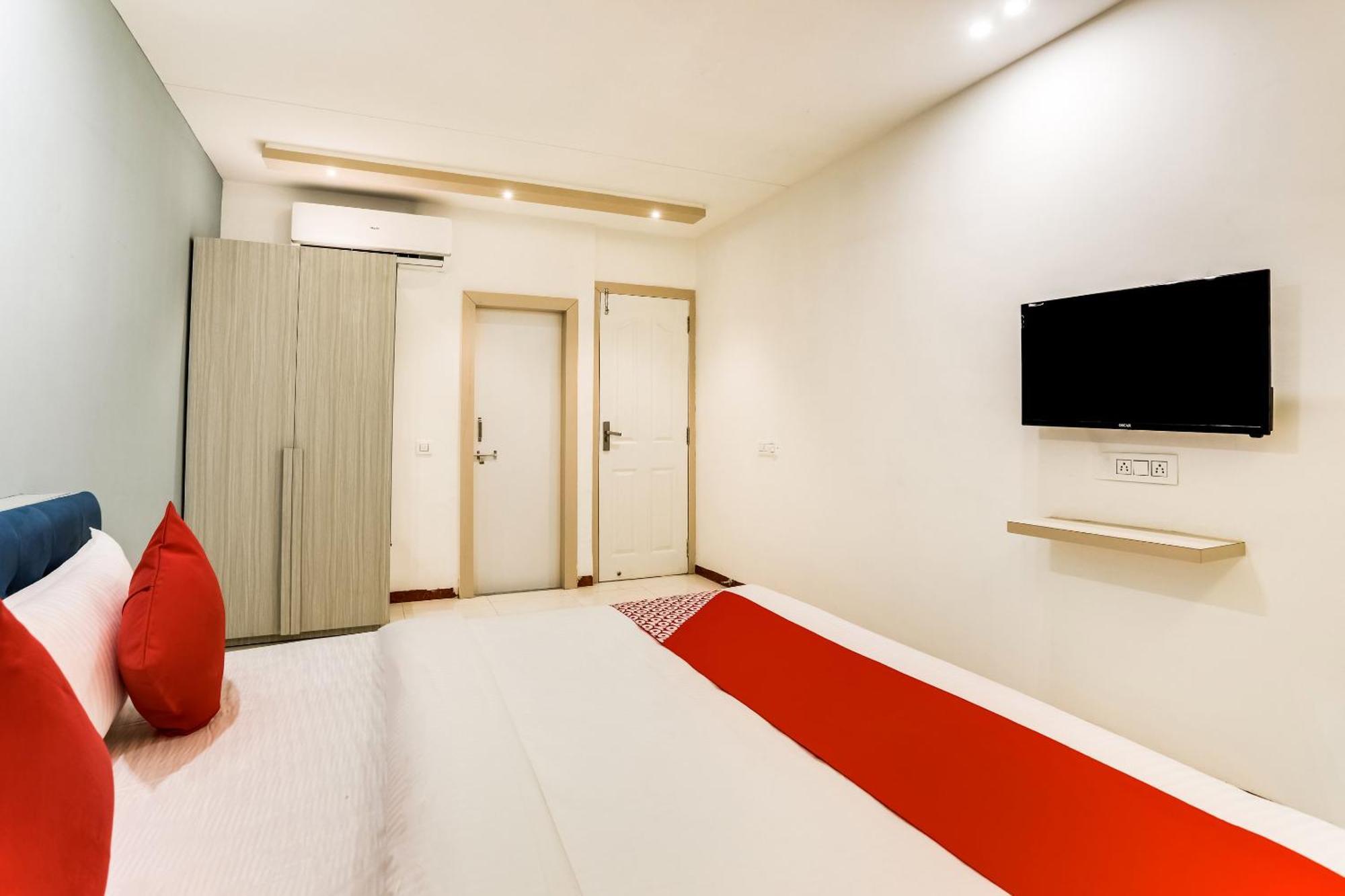 Hotel O Omkar Indaur Kültér fotó