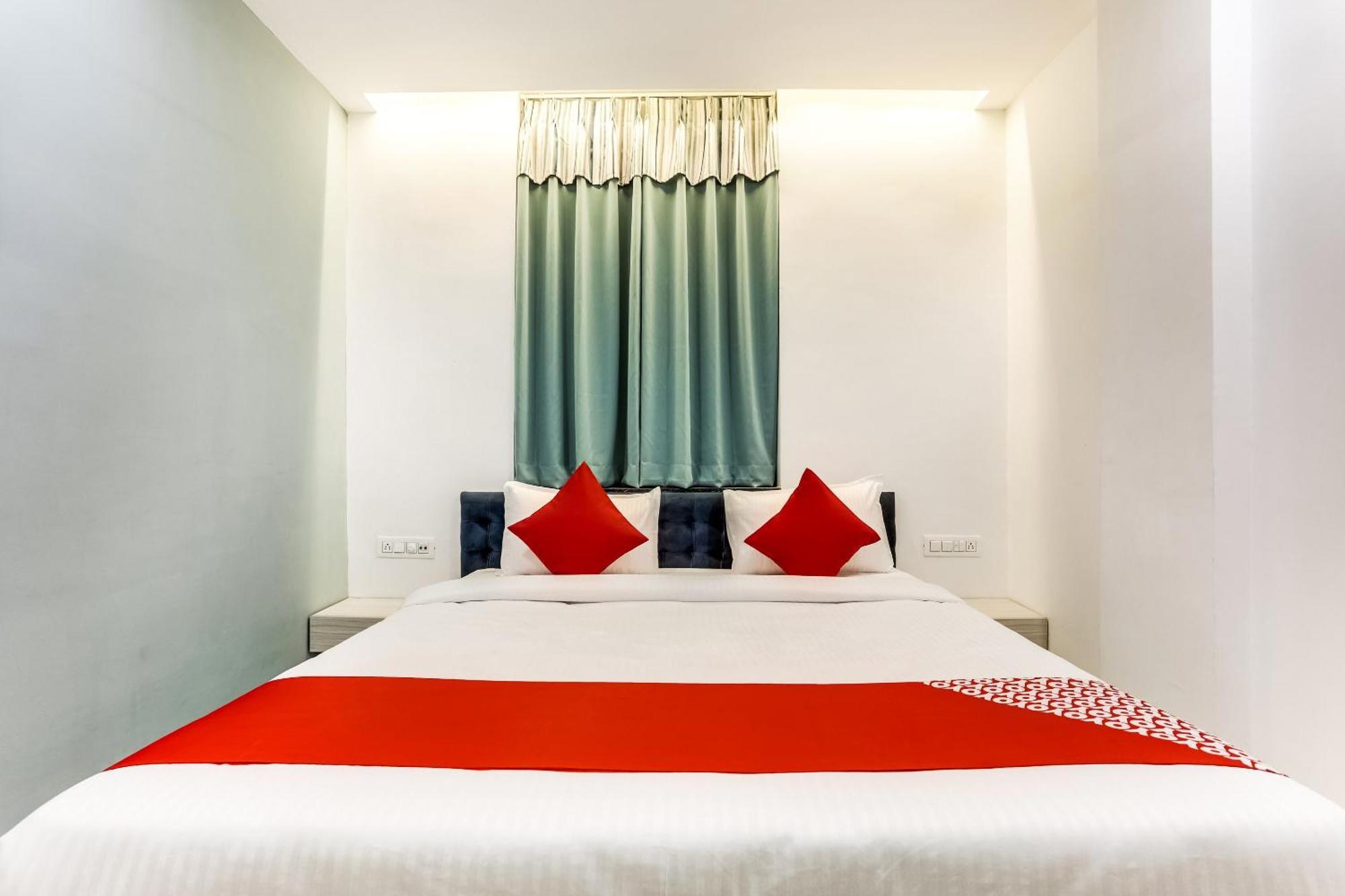 Hotel O Omkar Indaur Kültér fotó