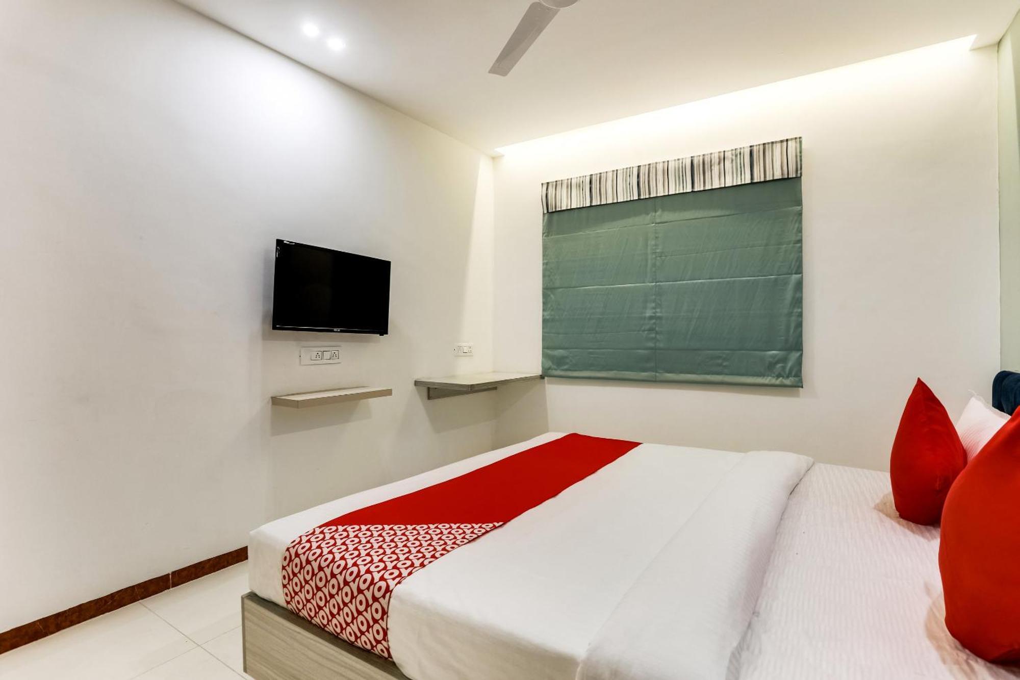 Hotel O Omkar Indaur Kültér fotó