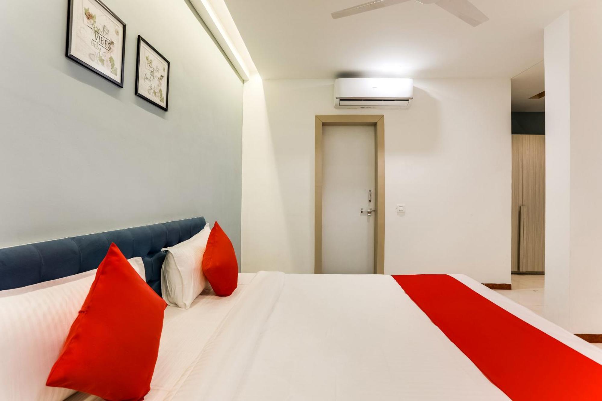 Hotel O Omkar Indaur Kültér fotó