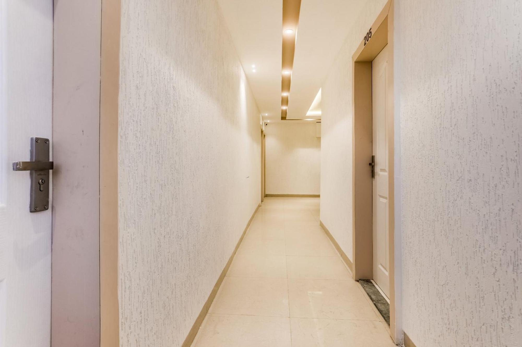 Hotel O Omkar Indaur Kültér fotó